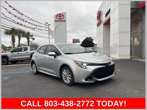 Used 2025 Toyota Corolla SE FWD image 1
