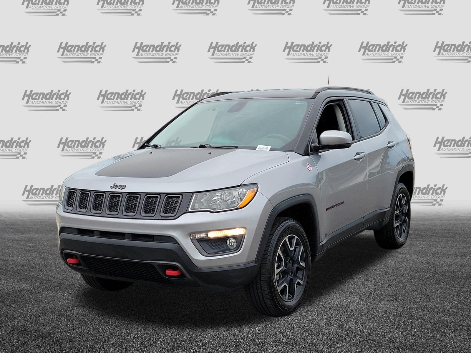 Used 2019 Jeep Compass Trailhawk w/ Cold Weather Group AWD/4WD image 3