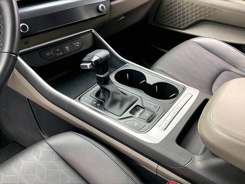 Used 2025 Kia Carnival image 15
