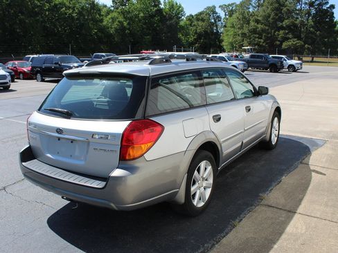 Used 2006 Subaru Outback 2.5i AWD/4WD image 3