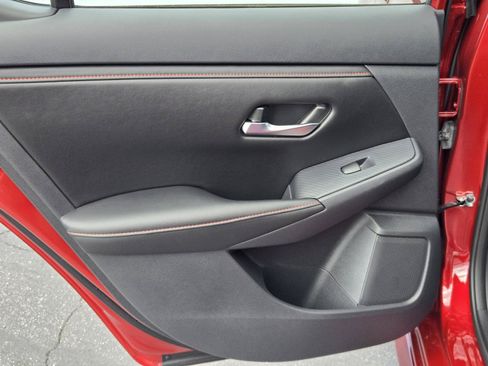 Used 2025 Nissan Sentra SR FWD image 24