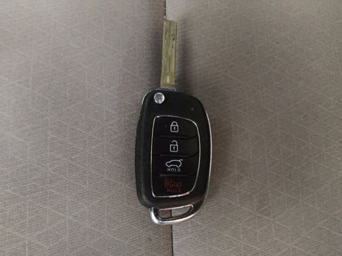 Used 2017 Hyundai Tucson SE image 32