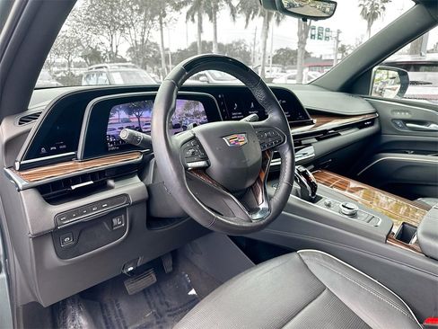 Used 2024 Cadillac Escalade Premium Luxury image 10