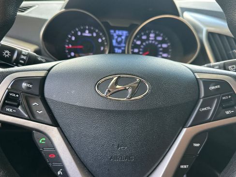 Used 2015 Hyundai Veloster FWD image 24