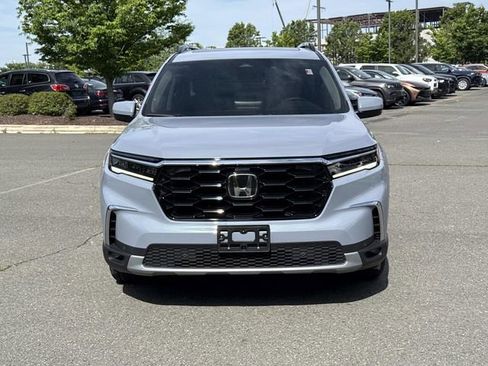 Used 2025 Honda Pilot Touring image 6