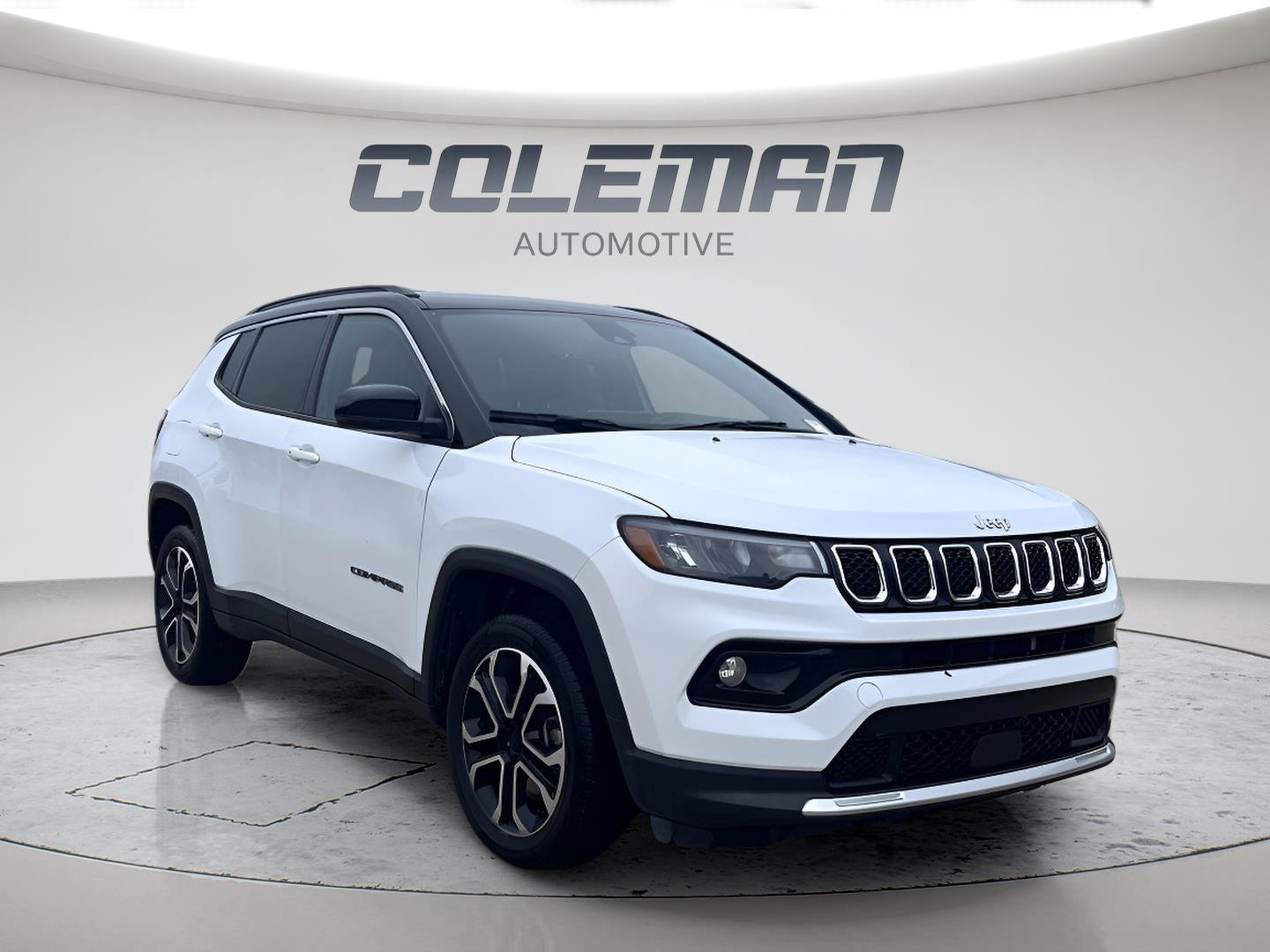 Used 2024 Jeep Compass Limited AWD/4WD image 3