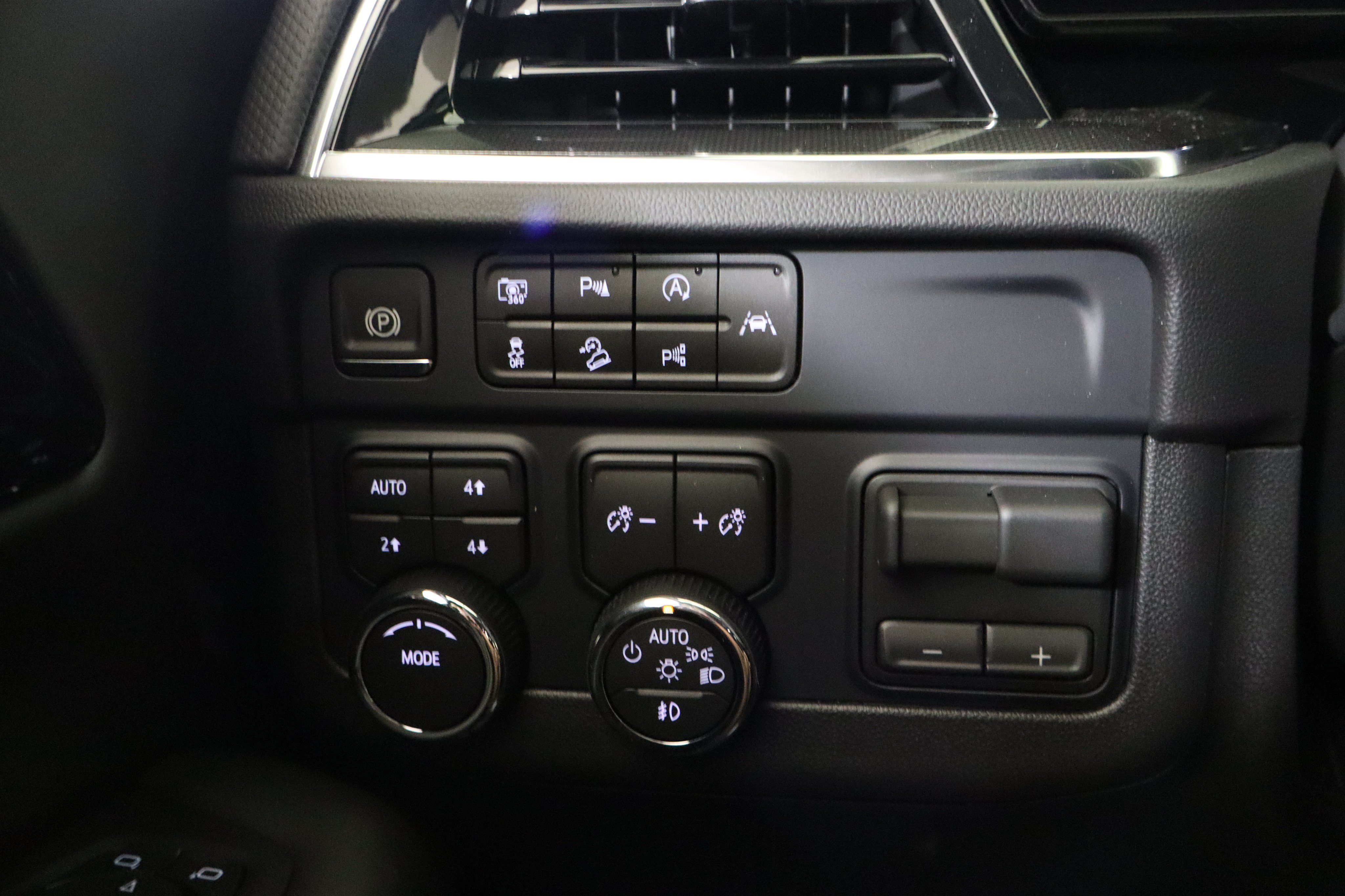 New 2026 Chevrolet Tahoe RST w/ Comfort Package AWD/4WD image 35