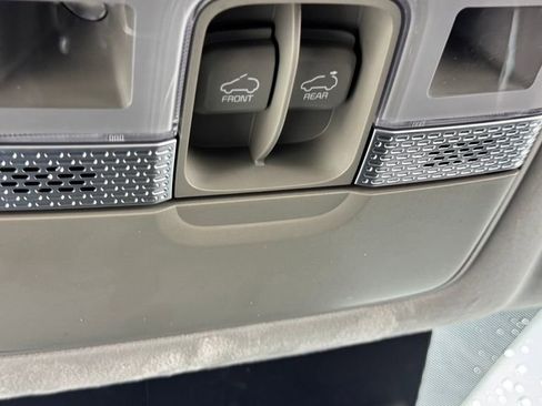 Used 2024 Kia Telluride SX Prestige AWD/4WD image 32