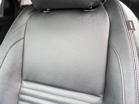 Used 2022 Land Rover Discovery Sport SE image 25