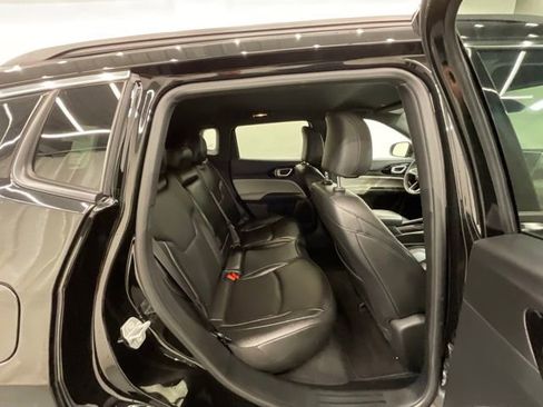 Used 2025 Jeep Compass Limited AWD/4WD image 25