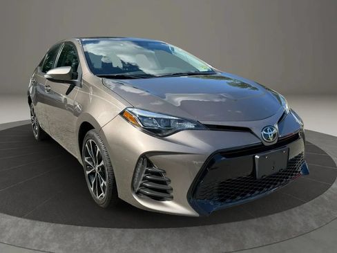 Used 2019 Toyota Corolla SE FWD image 3