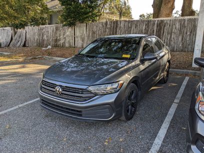 Used 2023 Volkswagen Jetta SE