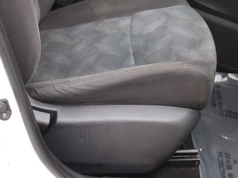 Used 2016 Nissan Rogue SV image 21