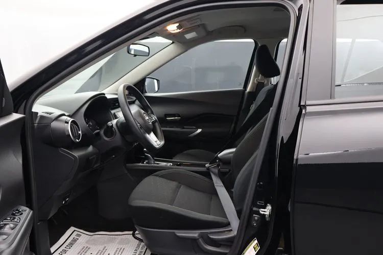 Used 2024 Nissan Kicks SV FWD image 14