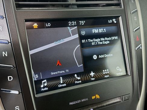 Used 2017 Lincoln MKC Select w/ Select Plus Package FWD image 21