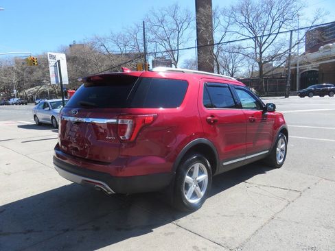 Used 2016 Ford Explorer XLT w/ Equipment Group 202A image 4