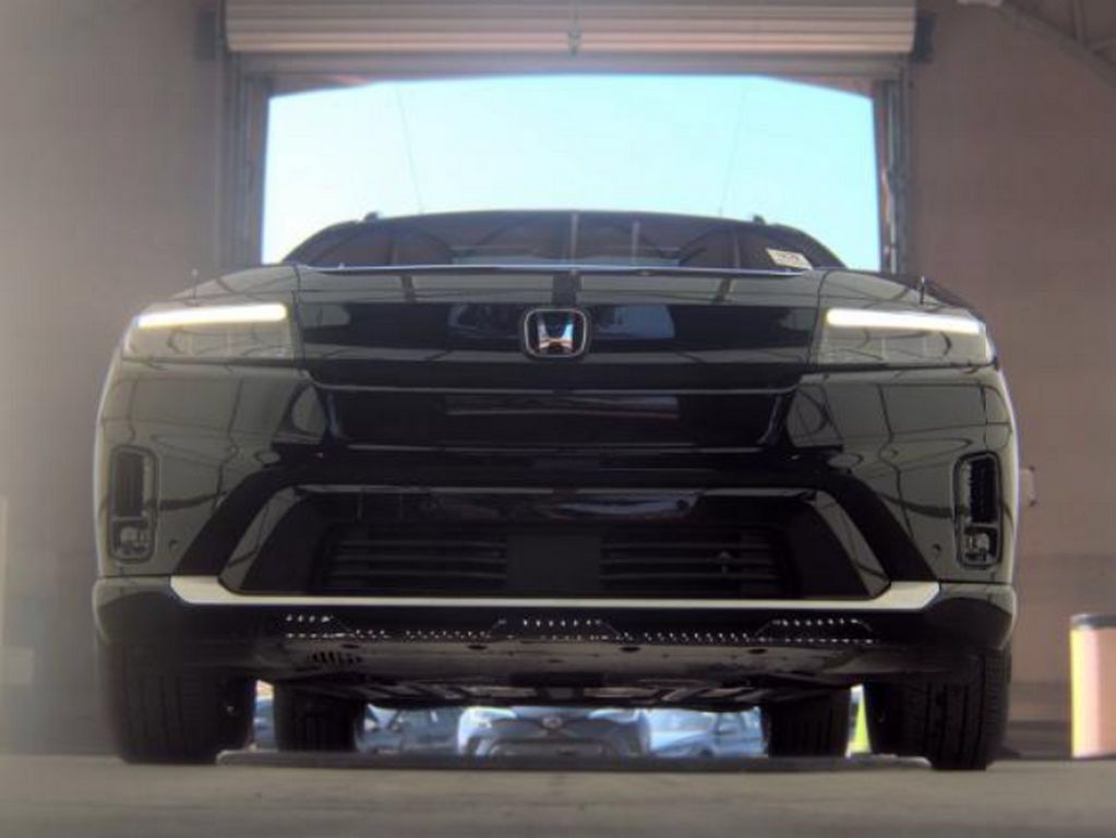 Used 2024 Honda Prologue Touring image 3