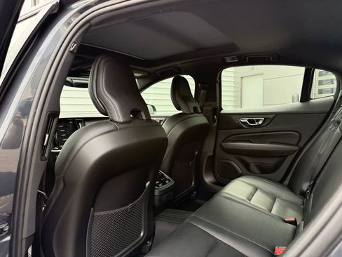 Used 2020 Volvo S60 T6 Momentum AWD/4WD image 6