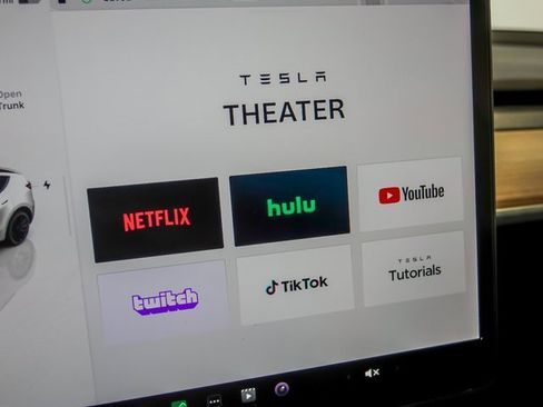 Used 2023 Tesla Model Y Long Range image 24