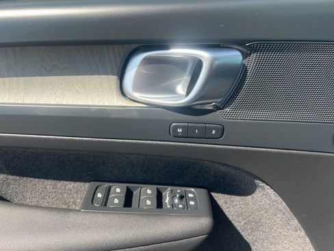 Used 2025 Volvo XC40 B5 Core w/ Climate Package image 22