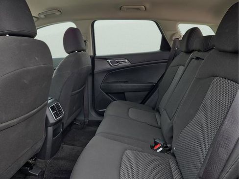 Used 2025 Kia Sportage LX FWD image 19