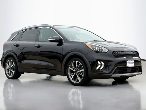 Used 2020 Kia Niro Touring image 1