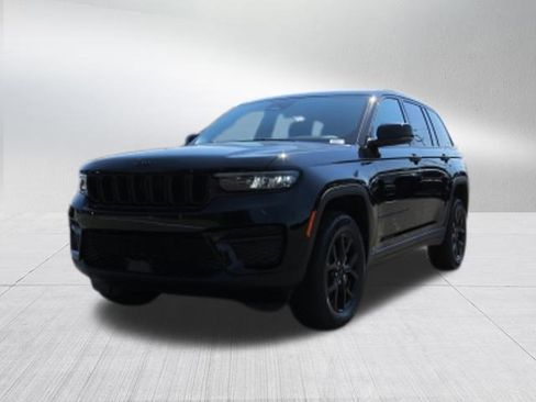 New 2025 Jeep Grand Cherokee 4WD image 7