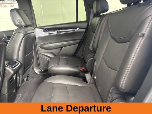 Used 2025 Cadillac XT6 Premium Luxury FWD image 25