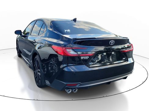 Used 2025 Toyota Camry SE FWD image 4