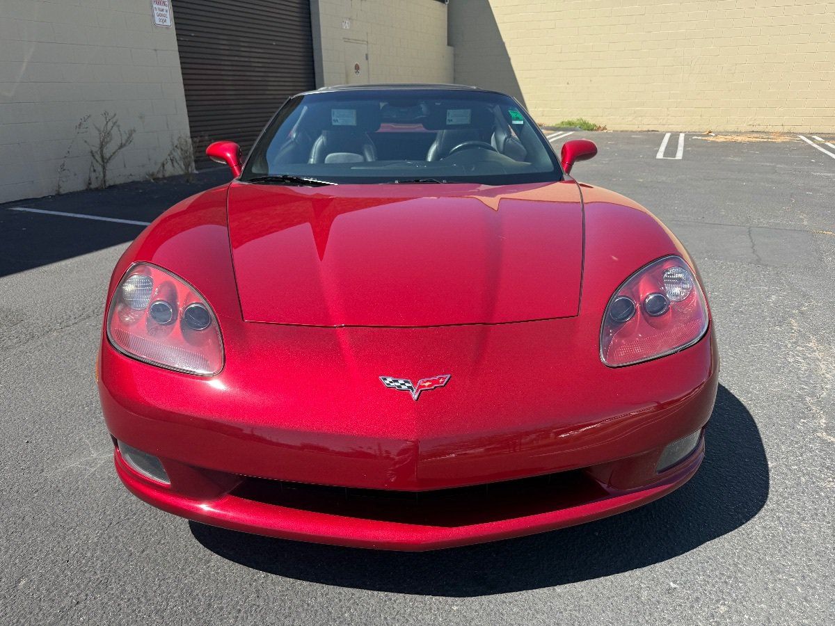 Used 2011 Chevrolet Corvette Coupe w/ 1LT RWD image 2