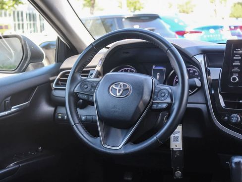 Used 2022 Toyota Camry SE image 21