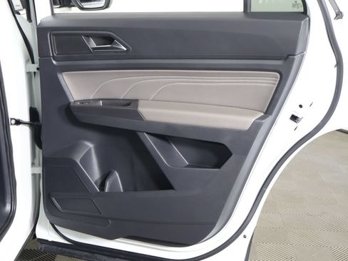 Used 2023 Volkswagen Atlas Cross Sport SE w/ Panoramic Sunroof Package AWD/4WD image 28