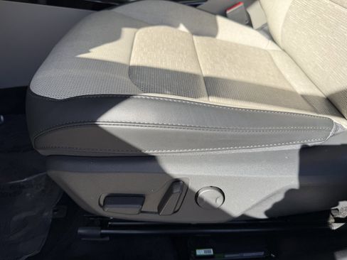 Used 2024 Kia Niro Wave w/ Wave Preserve Package image 30