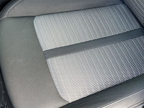 Used 2023 Kia Sorento LX image 20