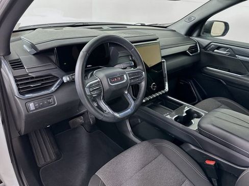 Used 2025 GMC Acadia Elevation image 14