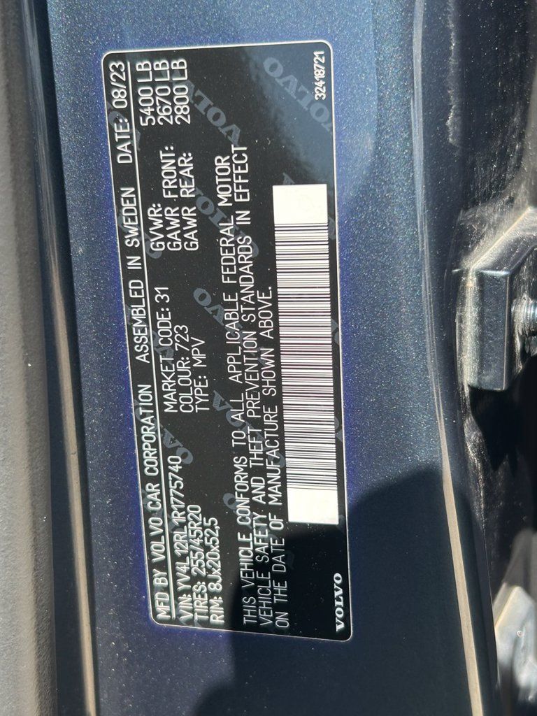 Used 2024 Volvo XC60 B5 Plus AWD/4WD image 32