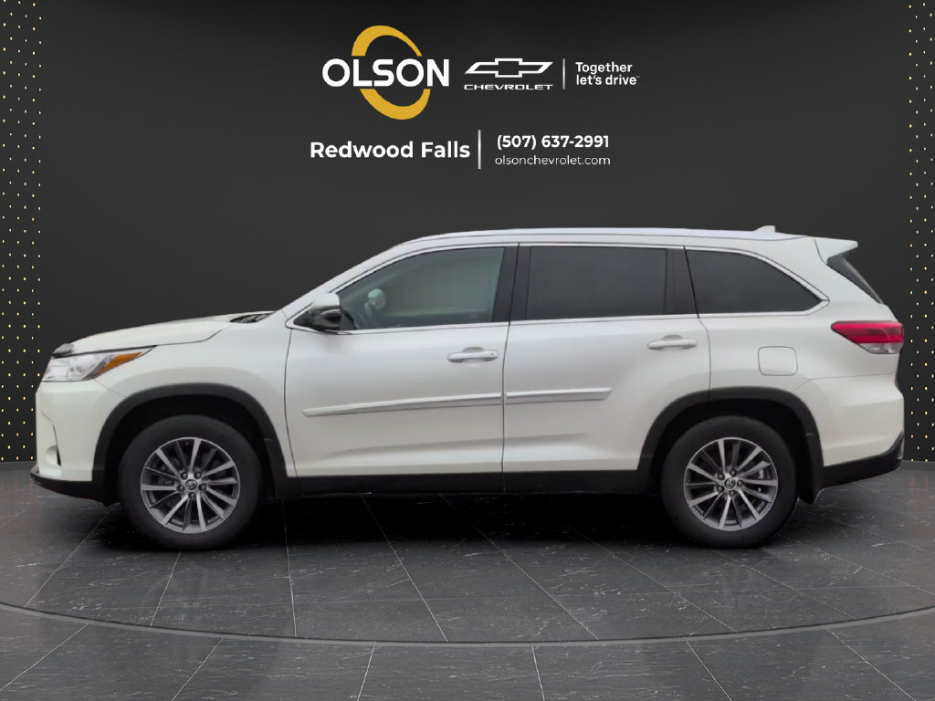 Used 2019 Toyota Highlander XLE AWD/4WD image 2