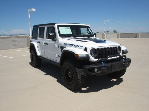 Used 2023 Jeep Wrangler Unlimited Rubicon 4xe AWD/4WD image 2