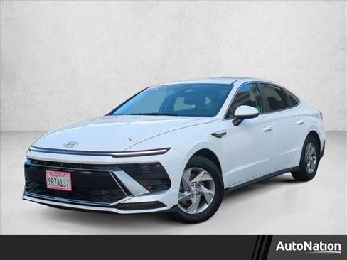 Certified 2025 Hyundai Sonata SE image 1