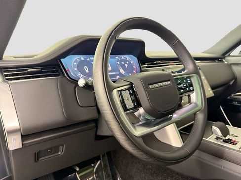Used 2026 Land Rover Range Rover SE AWD/4WD image 9