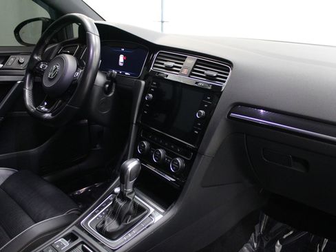 Used 2018 Volkswagen Golf R 4-Door image 29