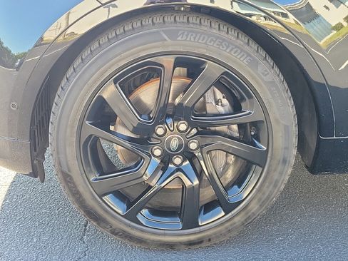 Used 2023 Land Rover Discovery HSE R-Dynamic image 10