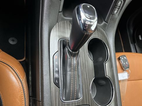 Used 2017 GMC Acadia SLT image 24