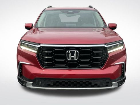 Certified 2025 Honda Pilot Touring image 9