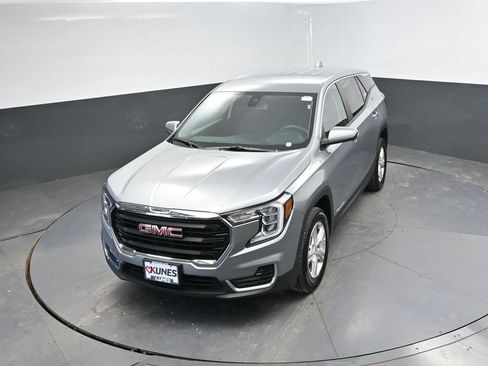 Used 2024 GMC Terrain SLE AWD/4WD image 26