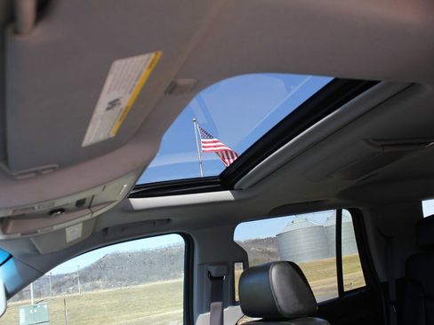 Used 2015 GMC Yukon SLT w/ Open Road Package image 30