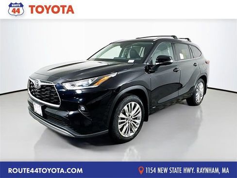 New 2026 Toyota Highlander Platinum image 1