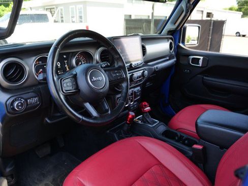 Used 2022 Jeep Gladiator Sport AWD/4WD image 2