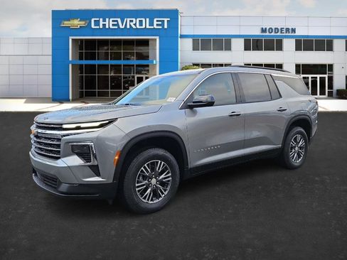 New 2026 Chevrolet Traverse LT image 1