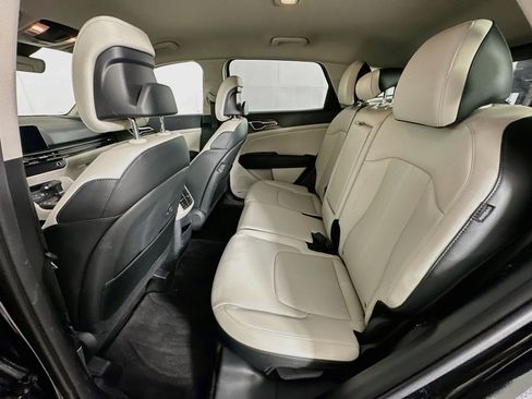 Used 2026 Kia Sportage EX FWD image 27